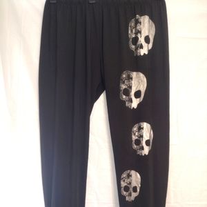 Plus Size skull leggings